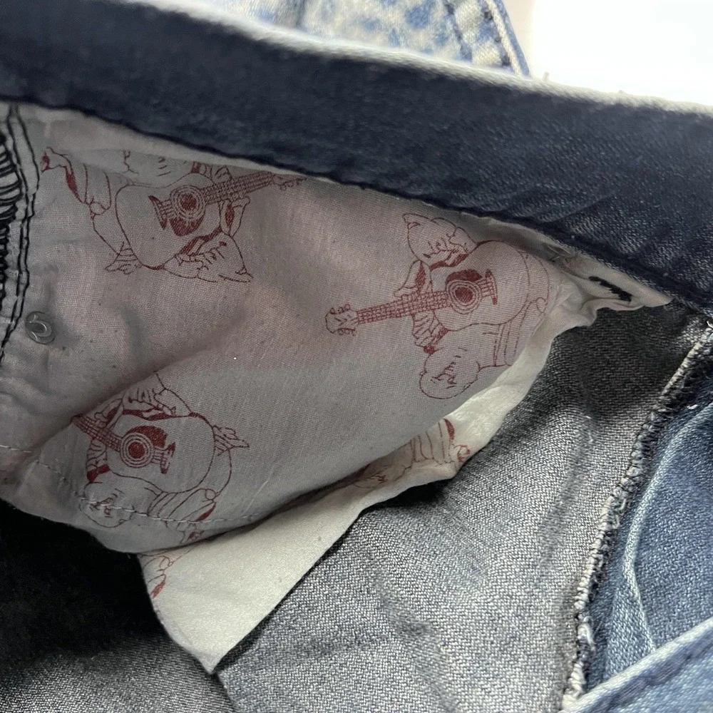 True Religion streak fade